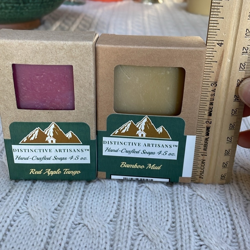 NWT Distinctive Artisans Hand-Crafted Soaps lot of 2. Red Apple Tango/Bamboo Mud - Picture 6 of 7
